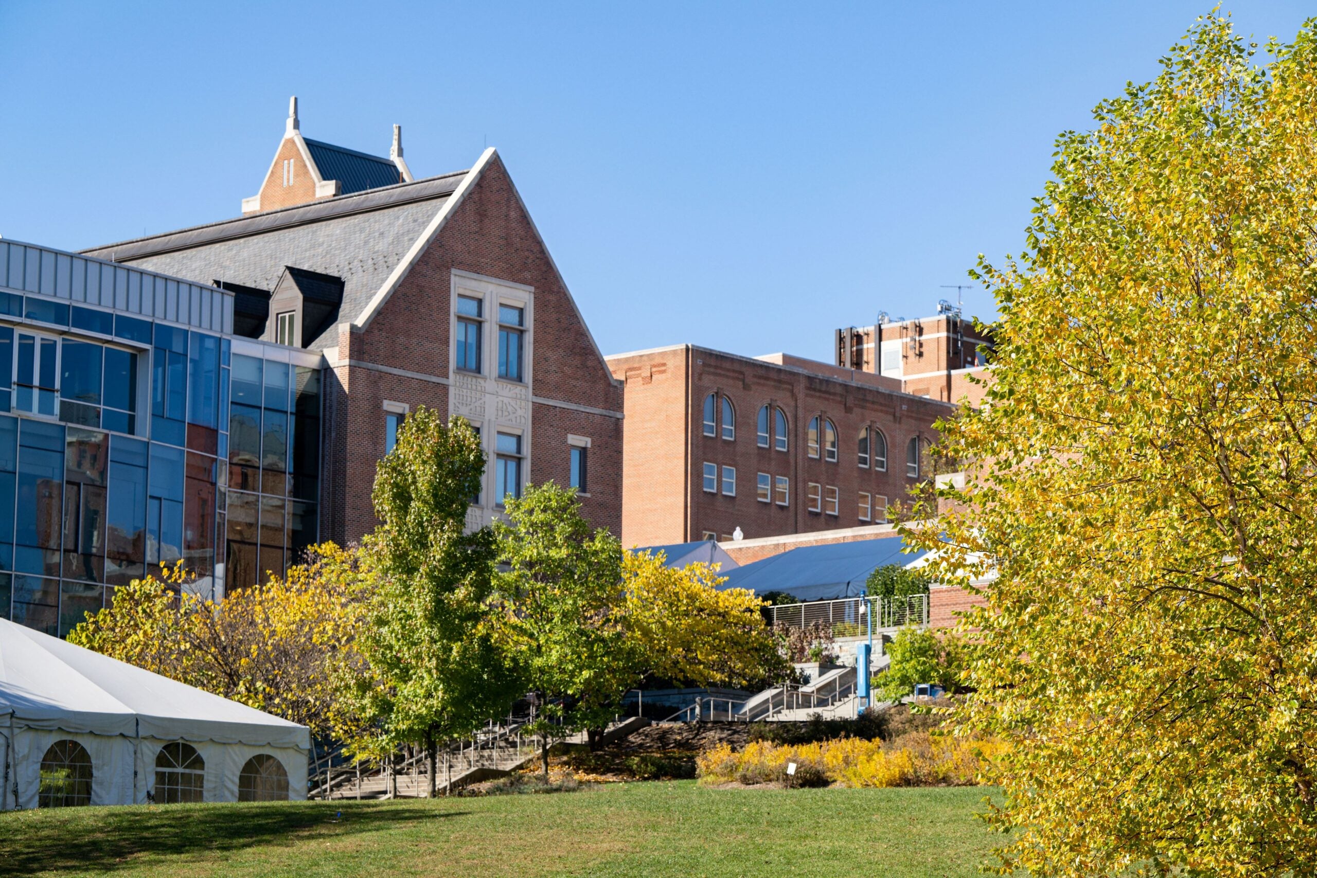 exterior of the Hariri Building at Georgetown University